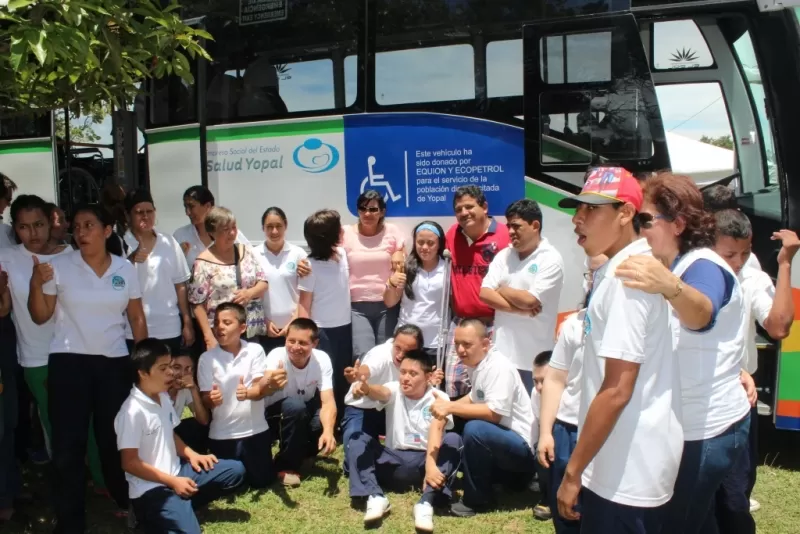 Niños con algún grado de discapacidad y a la población vulnerable beneficiara el bus.